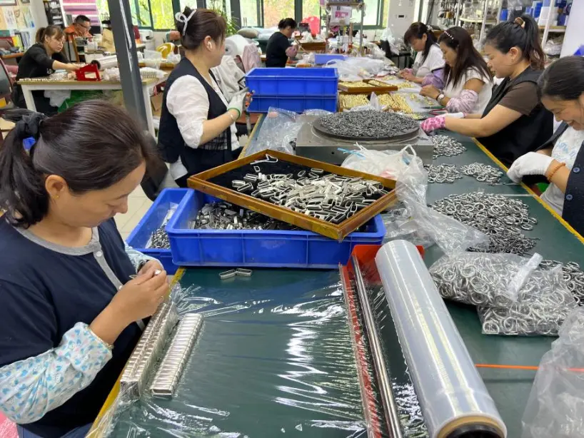 „Kunyu Jewelry“ užbaigia 12 000 nestandartinių kubietiškų grandinių ir apyrankių rinkinių siuntimą į Šiaurės Ameriką „Kunyu Jewelry“ užbaigia 12 000 nestandartinių kubietiškų grandinių ir apyrankių rinkinių siuntimą į Šiaurės Ameriką