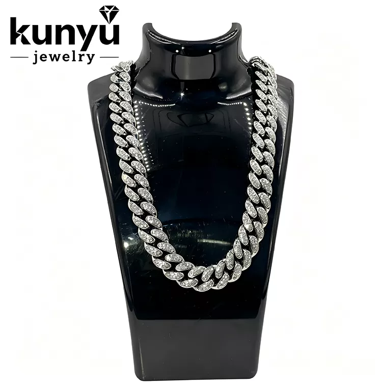 Bling Cuban Link karoliai